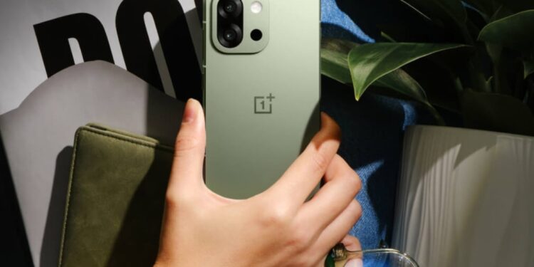 OnePlus 13S अपनी पहली बिक्री के लिए जाता है: सौदों, छूट, ऑफ़र, कोई लागत ईएमआई विकल्प, भारत में मूल्य, सुविधाएँ, विनिर्देशों, प्रदर्शन, बैटरी, कैमरा, प्रोसेसर, रैम, भंडारण, ओएस, फोन 50,000 रुपये, और अधिक की जाँच करें