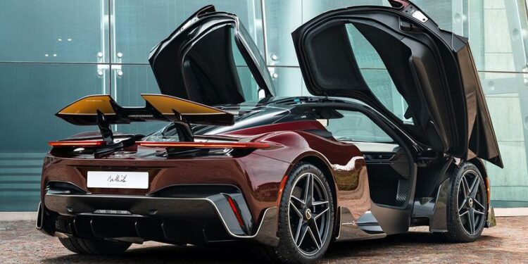Pininfarina ने एक विशेष Novantacinque संस्करण के साथ बैटिस्टा सुपरकार का उत्पादन पूरा कर लिया है