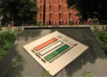 Rahul के 'मैच फिक्सिंग' चार्ज के बीच, ECI 100% मतदान स्टेशनों में वेबकास्टिंग स्थापित करने के लिए