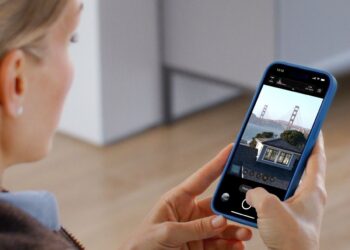 iPhone उपयोगकर्ताओं को एडोब के फ्री प्रोजेक्ट इंडिगो ऐप के साथ एक प्रो कैमरा अपग्रेड मिलता है