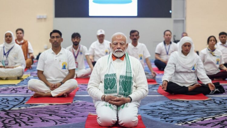 अंतर्राष्ट्रीय योग दिवस 2025: पीएम मोदी ने विशाखापत्तनम इवेंट का नेतृत्व करने के लिए, राष्ट्रव्यापी 1 लाख से अधिक स्थानों पर समारोह की योजना बनाई