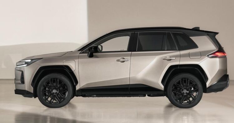 अफवाह: सुजुकी टोयोटा RAV4 PHEV के आधार पर एक नया क्रॉसओवर लॉन्च करेगा