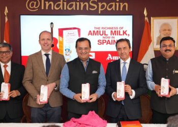 अमूल स्पेन के COVAP के साथ रणनीतिक साझेदारी के माध्यम से अमूल गोल्ड मिल्क के लॉन्च के साथ यूरोपीय बाजार में प्रवेश करता है