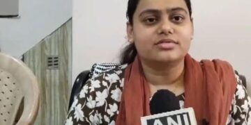 अहमदाबाद विमान दुर्घटना पर 'मैं सुन्न था' भरूच महिला और यातायात के कारण 10 मिनट की देरी ने उसकी जान बचाई