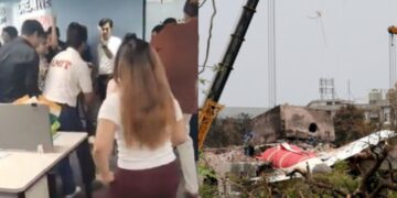 अहमदाबाद विमान दुर्घटना पीड़ितों के लिए राष्ट्रीय शोक के बीच पार्टी के लिए एयर इंडिया फायर 4, पार्टी वीडियो वायरल हो जाता है