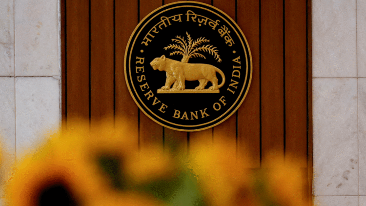 आरबीआई रेपो रेट कट: घर खरीदारों के लिए अच्छी खबर की संभावना? एसबीआई रिपोर्ट में प्रमुख दर में कमी का सुझाव दिया गया है