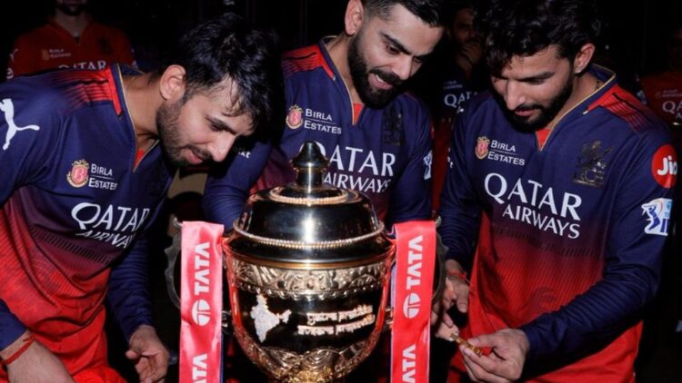 आरसीबी की ओपन बस परेड रद्द; चिन्नास्वामी स्टेडियम में सीधे आईपीएल 2025 ट्रायम्फ मनाने के लिए टीम