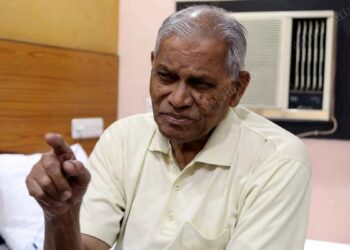 इंदिरा, नरसिम्हा राव के साथ काम करने वाले पूर्व-कांग्रेस मंत्री, आरएसएस मुख्यालय के प्रमुख 'ब्रिज संघ-ट्राइबल्स गैप' के प्रमुख हैं।