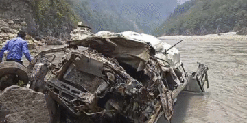 उत्तराखंड बस दुर्घटना: बस अलकनंद नदी में गिरती है: 1 मृत, घोल्तिर के पास कई लापता, बचाव संचालन चल रहा है