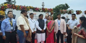 ओडिशा सीएम ने उद्घाटन उड़ान के माध्यम से अबू धाबी को पहले आम के निर्यात से बाहर कर दिया; बालंगिर ओडिशा के वैश्विक कृषि-पुश का नेतृत्व करता है