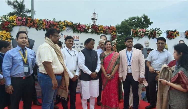 ओडिशा सीएम ने उद्घाटन उड़ान के माध्यम से अबू धाबी को पहले आम के निर्यात से बाहर कर दिया; बालंगिर ओडिशा के वैश्विक कृषि-पुश का नेतृत्व करता है