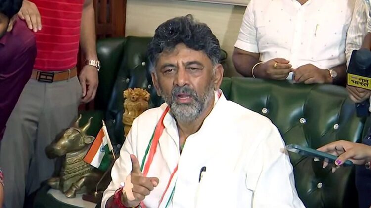 कर्नाटक के डिप्टी सीएम शिवकुमार की बड़ी-टिकट परियोजनाएं गर्मी का सामना कर रही हैं। हेमवती नहर आग लगाने के लिए नवीनतम
