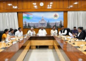 कर्नाटक कैबिनेट आवास योजनाओं में 10 पीसी से 15 पीसी तक अल्पसंख्यकों के लिए आरक्षण में वृद्धि को मंजूरी देता है