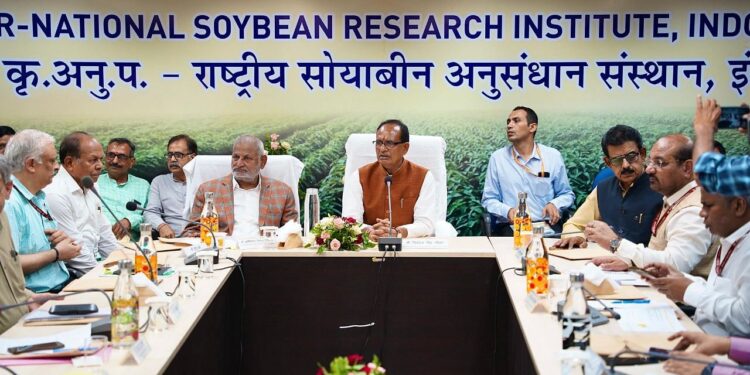 कृषि अनुसंधान किसानों के खेतों में तय किया जाना चाहिए, दिल्ली में नहीं: सोयाबीन रिसर्च इंस्टीट्यूट, इंदौर में शिवराज सिंह चौहान