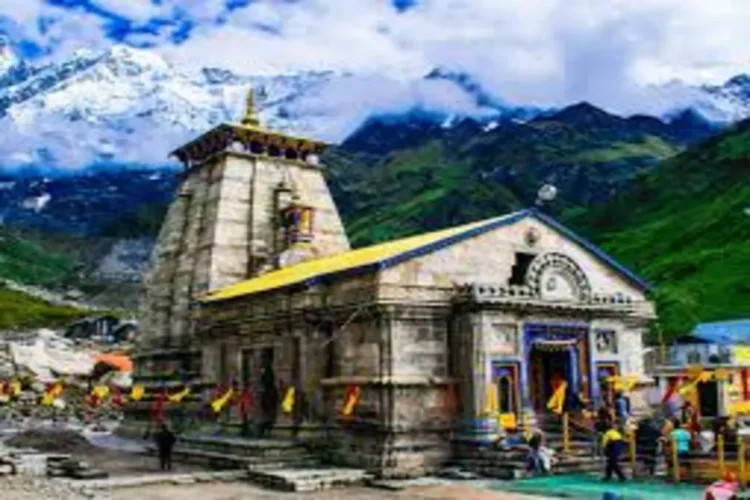 केदारनाथ हेलीकॉप्टर क्रैश: सुरक्षा और पर्यावरणीय चिंताओं के बीच चार धाम यात्रा मार्ग में हेलीकॉप्टर सेवाओं पर प्रतिबंध लगा दिया गया