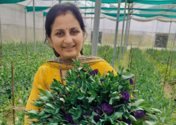 कैसे मीना चंदेल ने एक संपन्न फ्लोरिकल्चर व्यवसाय में पढ़ाने से संक्रमण किया- और 70 लाख रुपये का साम्राज्य बनाया
