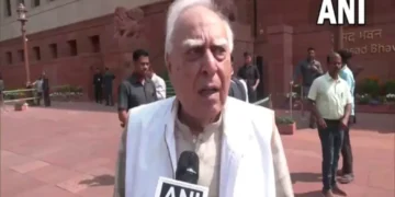'क्या न्यायिक यासवंत वर्मा के महाभियोग का विरोध करेगा ...' कपिल सिब्बल और विरोध - क्या वे भ्रष्टाचार की रक्षा करने की कोशिश कर रहे हैं?