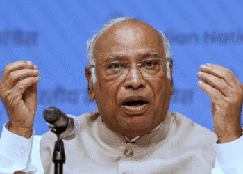 खरगे ने बीजेपी के खिलाफ 'अघोषित आपातकाल', 'कठपुतली' चुनाव आयोग के खिलाफ कांग्रेस का आरोप लगाया