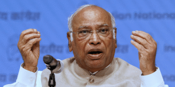 खरगे ने बीजेपी के खिलाफ 'अघोषित आपातकाल', 'कठपुतली' चुनाव आयोग के खिलाफ कांग्रेस का आरोप लगाया