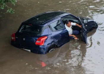 गुरुग्रम वायरल समाचार: अजीब या दिनचर्या! साइबर सिटी पर डूबे कार आधी सवाल उठाती है, स्टोर में क्या है?
