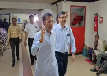गोवा स्वास्थ्य मंत्री वायरल वीडियो नवीनतम अद्यतन: अहंकार ने अपने शब्दों को खाने के लिए ओवरलोड किया! सीएम प्रामॉड सॉंट रैन के आदेश को पलट देता है