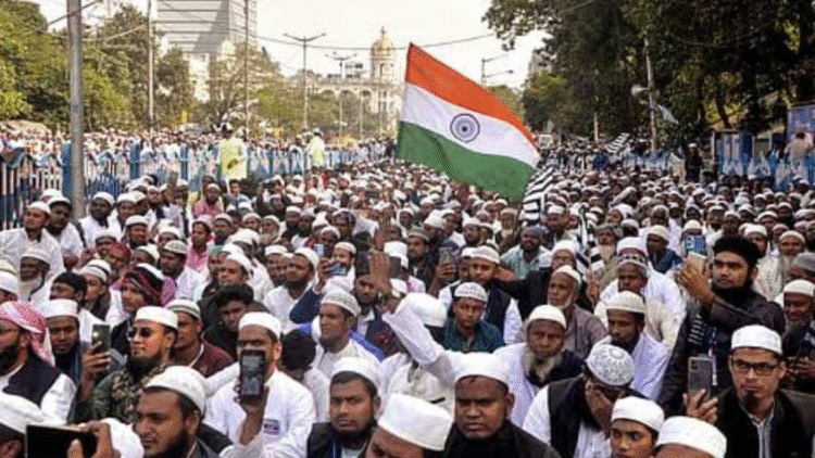चल रही कानूनी चुनौतियों के बीच वक्फ संपत्तियों की पारदर्शिता और प्रबंधन को बढ़ाने के लिए 'UMEED' पोर्टल