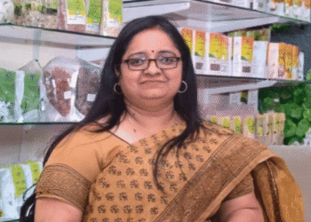 चॉकबोर्ड से लेकर फसल के खेतों तक: भूमिश ऑर्गेनिक्स के साथ प्रातिबा तिवारी की जैविक क्रांति की प्रेरणादायक कहानी