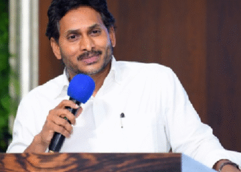 जगन मोहन रेड्डी ने रैली त्रासदी, राजनीतिक हंगामे और सुरक्षा चिंताओं के बाद बुक किया