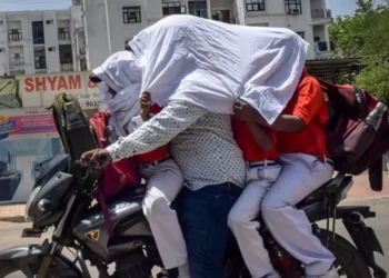 दिल्ली का मौसम अद्यतन: झुलसाने वाली गर्मी, धूल भरी हवाएं बनी रहती हैं क्योंकि पारा 43 डिग्री सेल्सियस पर चढ़ता है