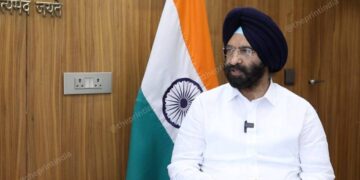 दिल्ली के पर्यावरण मंत्री कहते हैं, '' केवल बीएस 6 वाणिज्यिक वाहनों को 1 नवंबर से राजधानी में अनुमति दी जानी चाहिए।