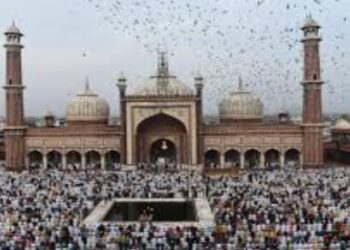 दिल्ली: भक्तों ने नमाज की पेशकश करने के लिए जामा मस्जिद में इकट्ठा किया, ईद अल-अधा मनाया