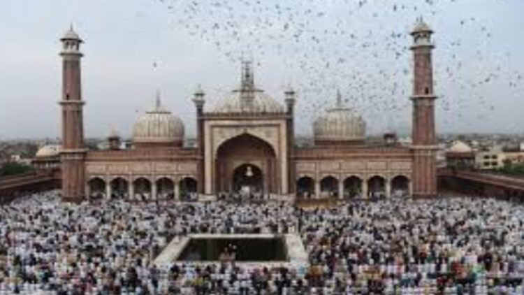 दिल्ली: भक्तों ने नमाज की पेशकश करने के लिए जामा मस्जिद में इकट्ठा किया, ईद अल-अधा मनाया