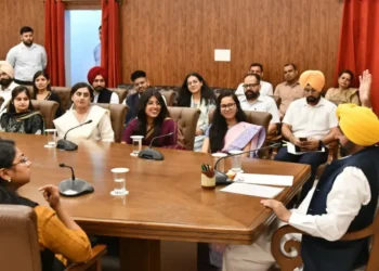 देश भर में समृद्ध संस्कृति और राज्य की विरासत के ब्रांड एंबेसडर बनें: सीएम से 26 नए चयनित यूपीएससी अधिकारी