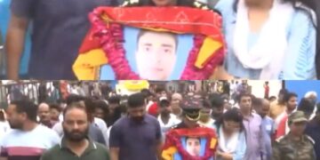 दो सैनिक, एक आखिरी अलविदा! लेफ्टिनेंट कर्नल दीपिका की बहादुर विदाई, वीडियो वायरल हो जाता है