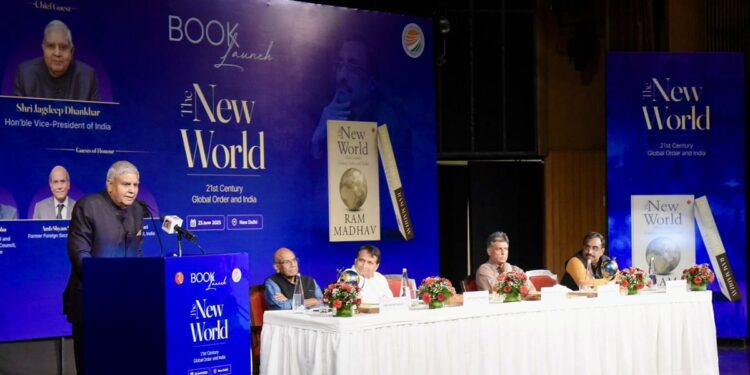 धंखर ने सावरकर के यथार्थवाद को आमंत्रित किया, भारत के अंतर्राष्ट्रीय कूटनीति कम्पास के रूप में राष्ट्रीय हित का समर्थन करता है