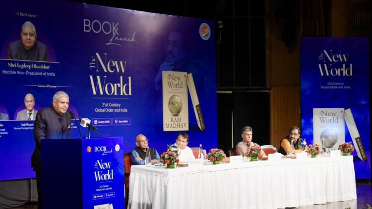 धंखर ने सावरकर के यथार्थवाद को आमंत्रित किया, भारत के अंतर्राष्ट्रीय कूटनीति कम्पास के रूप में राष्ट्रीय हित का समर्थन करता है