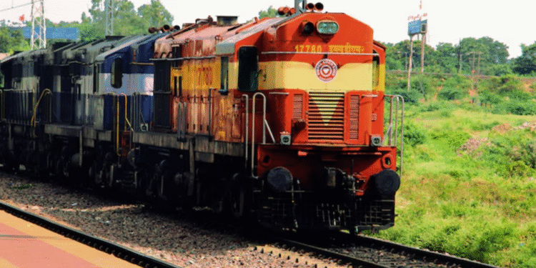ध्यान, यात्रियों! जुलाई 2025 से भारतीय रेलवे किराया बढ़ोतरी: एसी और एक्सप्रेस टिकट अधिक लागत