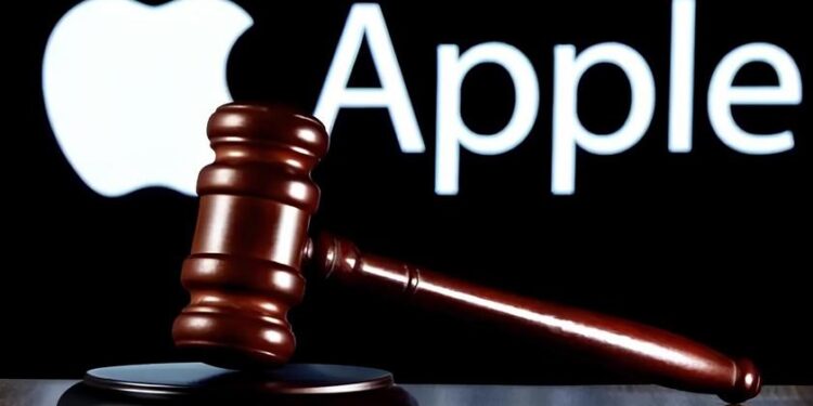 निवेशक बनाम Apple: शेयरधारक कंपनी पर मुकदमा करते हैं और यह Apple इंटेलिजेंस और सिरी की तत्परता को छिपाने का आरोप लगाते हैं