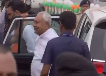 नीतीश कुमार ने कई मंत्रियों की उपस्थिति में पटना में काची दरगाह-बिदुपुर पुल का उद्घाटन किया