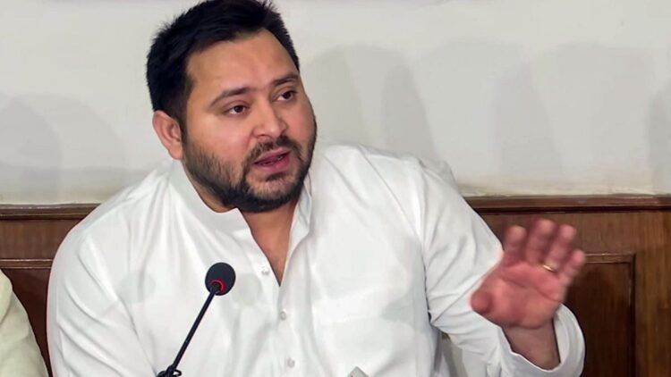 'नीतीश ने एके -47 के साथ उन लोगों को मुक्त कर दिया': तेजशवी ने अपने पटना निवास के बाहर की शूटिंग की घटना पर