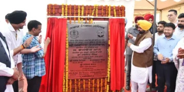 पंजाब का खेल पुनर्जागरण शुरू होता है: केजरीवाल और सीएम मान ले लेट फाउंडेशन ऑफ इंडिया के पहले-उसके-तरह के मल्टी-स्पोर्ट्स कॉम्प्लेक्स में जालंधर में ₹ 78 करोड़