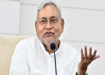 बिहार चुनाव 2025 से आगे, सीएम नीतीश कुमार ने फेस्टिवल ट्रैवल रश को कम करने के लिए 299 इंटर-स्टेट बसों को मंजूरी दी