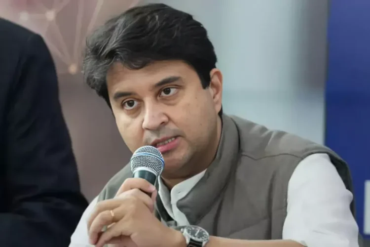 भारत के उपग्रह इंटरनेट स्पेस में प्रवेश करने के लिए Starlink सेट, केंद्रीय मंत्री Jyotiraditya Scindia कहते हैं