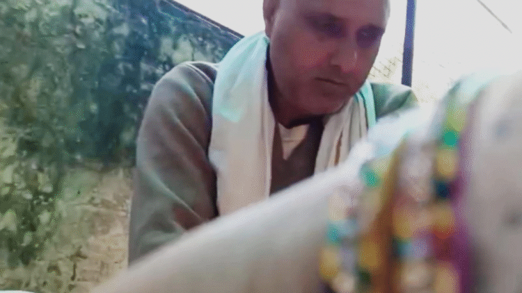 मथुरा समाचार: बाबा महिला से उसके साथ रात बिताने के लिए कहता है, नाराजगी जताता है, पुलिस प्रतिक्रिया करता है