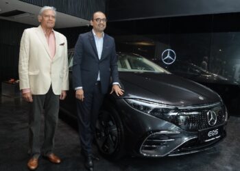 मर्सिडीज ने अपडेट किए गए Eqs 580 4Matic 'सेलिब्रेशन एडिशन' को लॉन्च किया