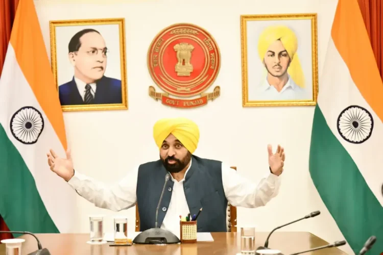 मूर्खतापूर्ण योजना और बाढ़ संरक्षण कार्य के निष्पादन के लिए सीएम चमगादड़
