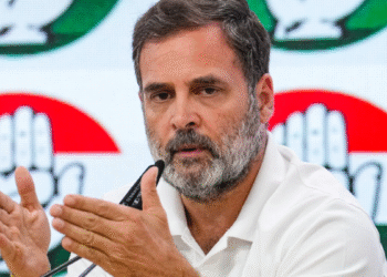 'यह पाखंड है' राहुल गांधी स्लैम अमित शाह, अंग्रेजी भाषा की टिप्पणियों पर आरएसएस को लक्षित करता है, चेक करें