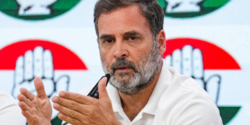 'यह पाखंड है' राहुल गांधी स्लैम अमित शाह, अंग्रेजी भाषा की टिप्पणियों पर आरएसएस को लक्षित करता है, चेक करें