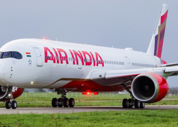 यात्री चौंकाने वाली घटनाओं को साझा करते हैं क्योंकि एयर इंडिया की उड़ानें दुनिया भर में सुरक्षा चिंताओं को ट्रिगर करती हैं