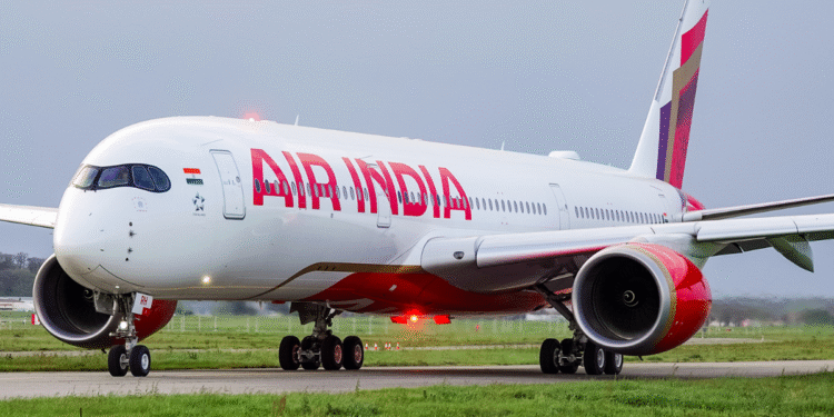 यात्री चौंकाने वाली घटनाओं को साझा करते हैं क्योंकि एयर इंडिया की उड़ानें दुनिया भर में सुरक्षा चिंताओं को ट्रिगर करती हैं